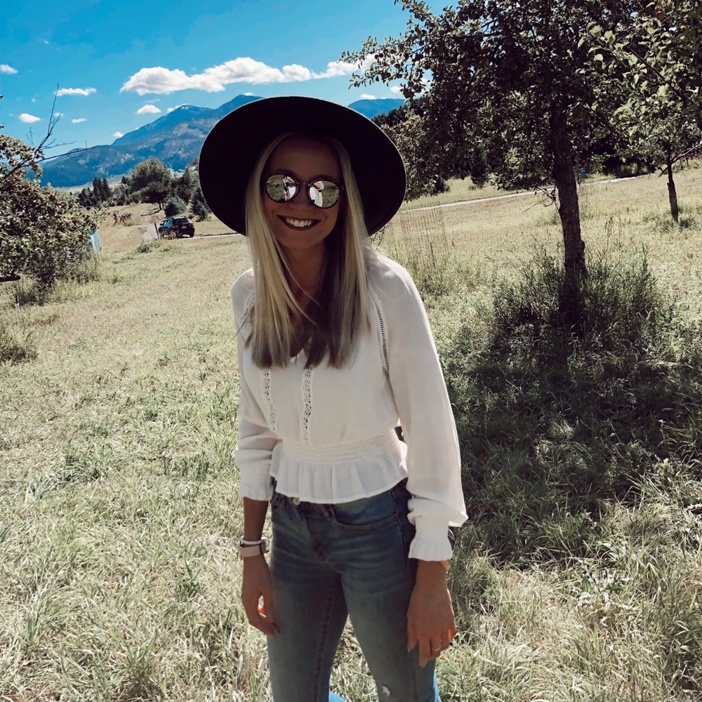 Meet your Posher, Rebecca